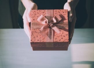 Sending Gifts in the UK – A Detailed Guide